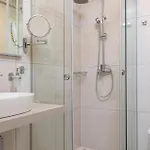 Cozy Apartment In Malinska With Wifi דירה