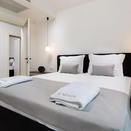 3 Bedroom Pet Friendly Apartment In Malinska Apartamento *