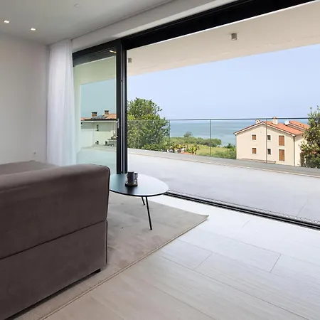 Nice Apartment In Malinska With Wi-Fi *