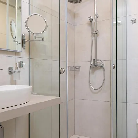 3 Bedroom Pet Friendly Apartment In Malinska Apartamento