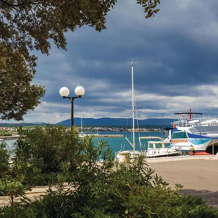 3 Bedroom Pet Friendly Apartment In Malinska *