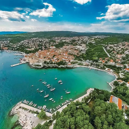 3 Bedroom Pet Friendly Apartment In Malinska * Malinska
