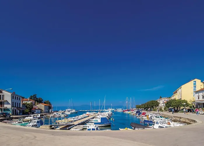 Nice Apartment In Malinska With Wi-Fi