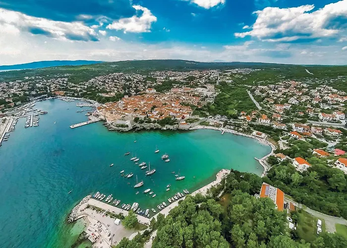 Nice Apartment In Malinska With Wi-Fi * マリンスカ